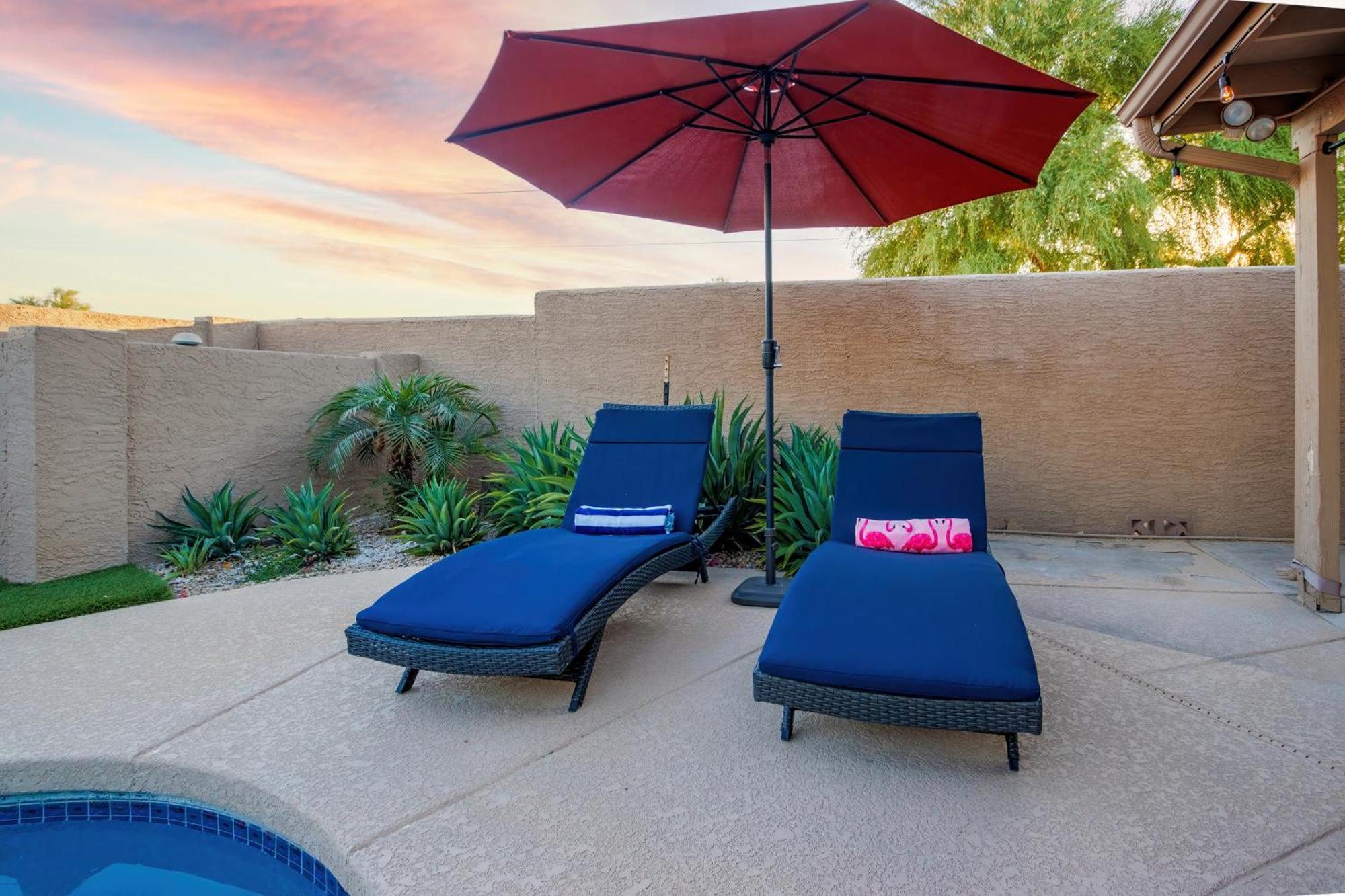 Luxe Phoenix Getaway Exteriör bild